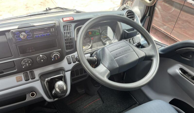 Mitsubishi Canter 2015 full